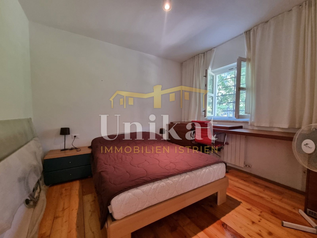 Dvojna hiša v istrskem slogu